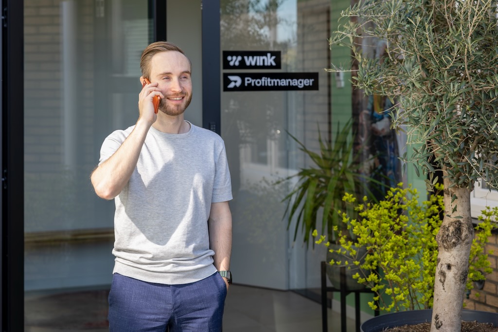 Persoon belt voor Wink entree